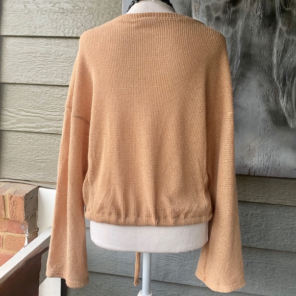 Lady’s Batwing Style Cropped Top w/Drawstring Tie - Picture 5 of 8